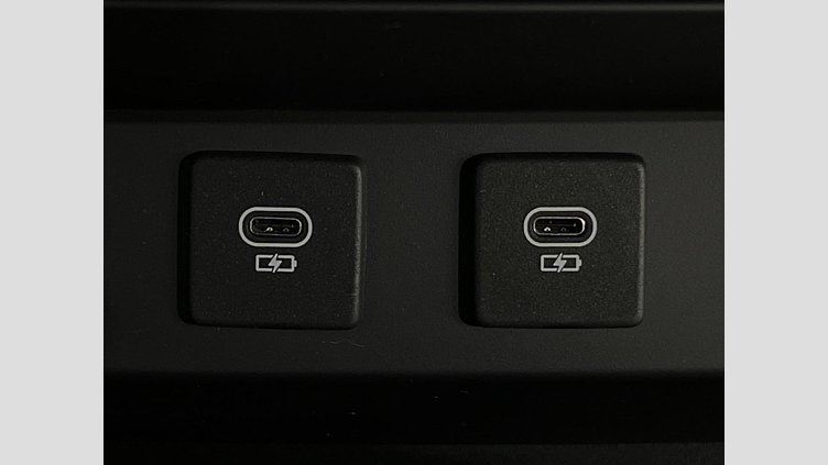 2025 認定中古車 Land Rover Defender 110 フジホワイト D350 ディーゼルマイルドハイブリッド S