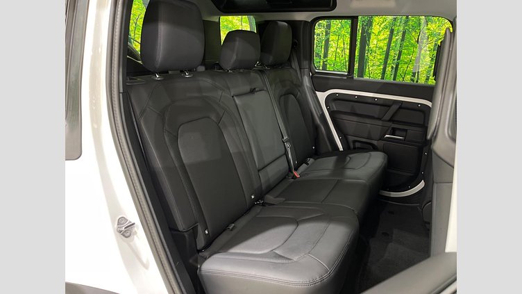 2025 認定中古車 Land Rover Defender 110 フジホワイト D350 ディーゼルマイルドハイブリッド S