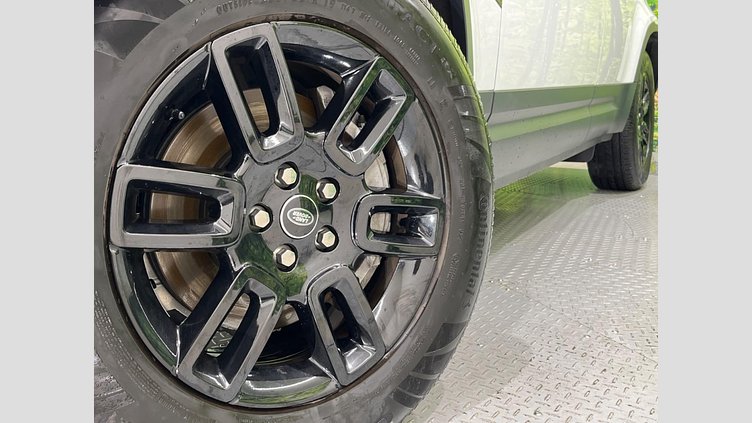 2025 認定中古車 Land Rover Defender 110 フジホワイト D350 ディーゼルマイルドハイブリッド S