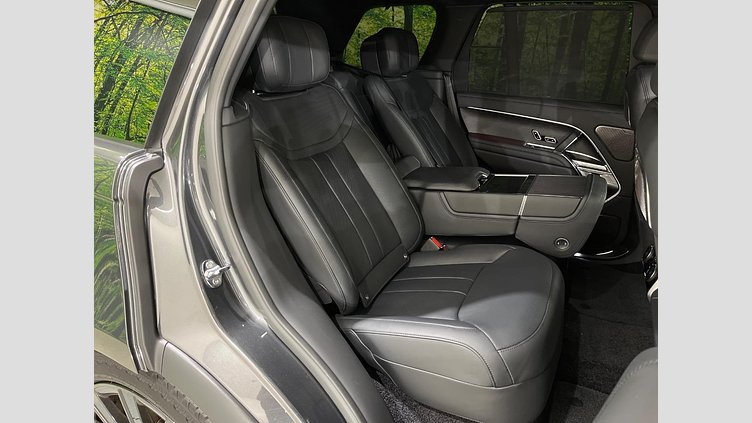 2024 認定中古車 Land Rover Range Rover カルパチアングレイ P550 AWD PHEV（AT） スタンダードホイールベース Autobiography
