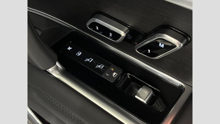 2024 認定中古車 Land Rover Range Rover カルパチアングレイ P550 AWD PHEV（AT） スタンダードホイールベース Autobiography