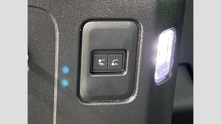 2023 認定中古車 Land Rover Defender 110 サントリーニブラック D300 AWD（AT） X