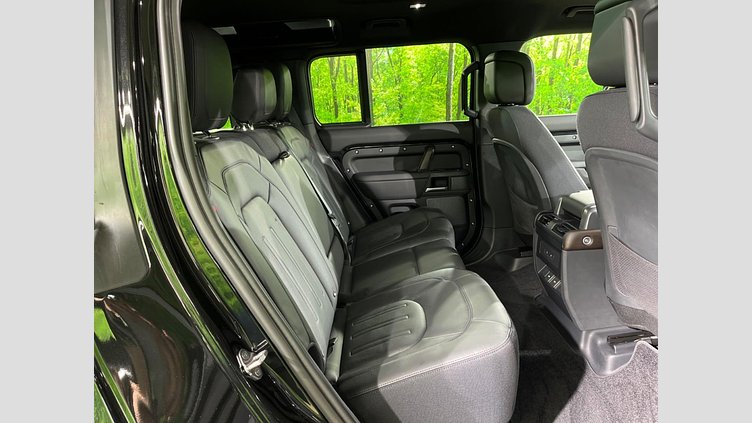 2023 認定中古車 Land Rover Defender 110 サントリーニブラック D300 AWD（AT） X