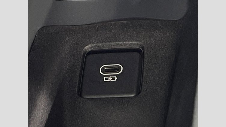 2023 認定中古車 Land Rover Defender 110 サントリーニブラック D300 AWD（AT） X