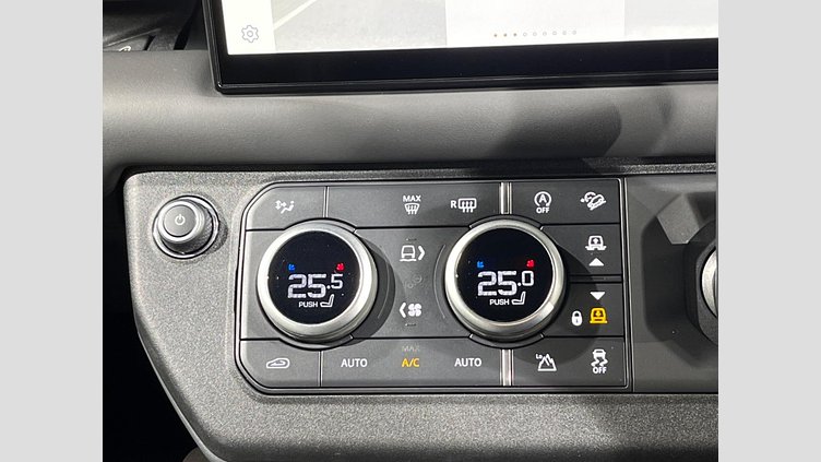 2023 認定中古車 Land Rover Defender 110 サントリーニブラック D300 AWD（AT） X