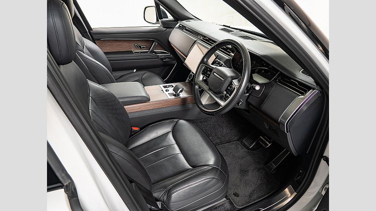 2023 認定中古車 Land Rover Range Rover Sport オストゥーニパールホワイト D300 AWD MHEV（AT） スタンダードホイールベース AUTOBIOGRAPHY
