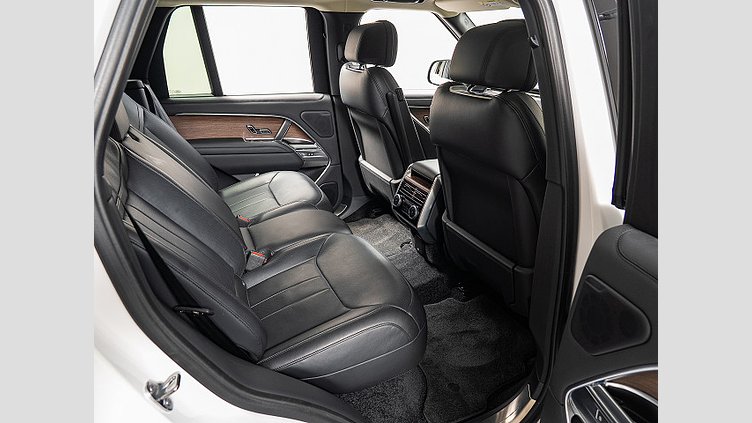2023 認定中古車 Land Rover Range Rover Sport オストゥーニパールホワイト D300 AWD MHEV（AT） スタンダードホイールベース AUTOBIOGRAPHY