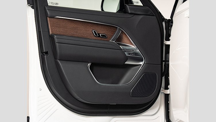 2023 認定中古車 Land Rover Range Rover Sport オストゥーニパールホワイト D300 AWD MHEV（AT） スタンダードホイールベース AUTOBIOGRAPHY