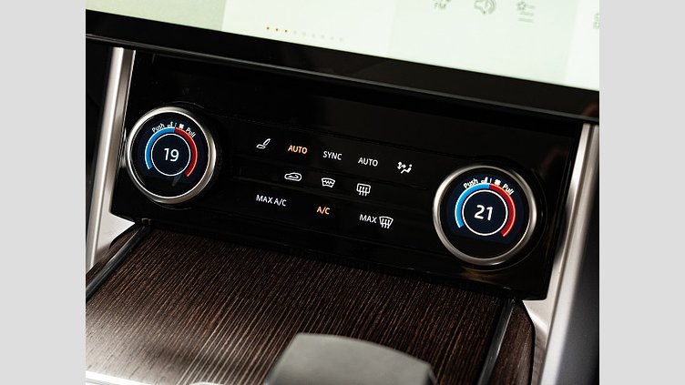 2023 認定中古車 Land Rover Range Rover Sport オストゥーニパールホワイト D300 AWD MHEV（AT） スタンダードホイールベース AUTOBIOGRAPHY
