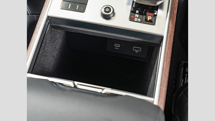2023 認定中古車 Land Rover Range Rover Sport オストゥーニパールホワイト D300 AWD MHEV（AT） スタンダードホイールベース AUTOBIOGRAPHY