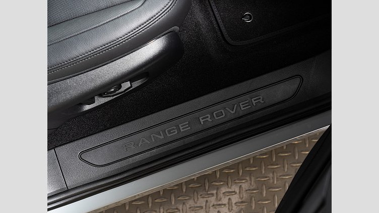 2024 認定中古車 Land Rover Range Rover Evoque アロイオスグレイ D200マイルドハイブリッド（ディーゼル） Standard Wheelbase S