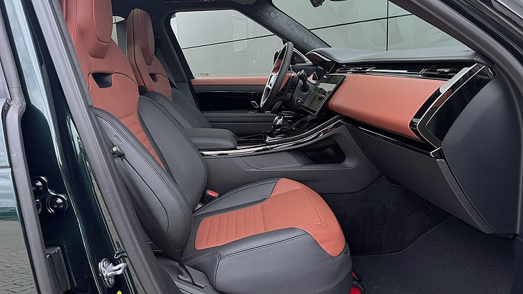 2026 Nowy Land Rover Range Rover Sport British Racing Green in Gloss Finish 4.4 litre V8P​ 635KM SV