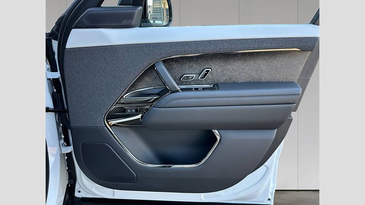 2024 Approved Land Rover Range Rover Sport Fuji White 3.0 litre i6 PHEV​ AUTOBIOGRAPHY