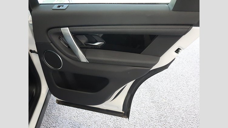 2024 認定中古車 Land Rover Discovery Sport フジホワイト D200マイルドハイブリッド（ディーゼル） 標準ホイール S