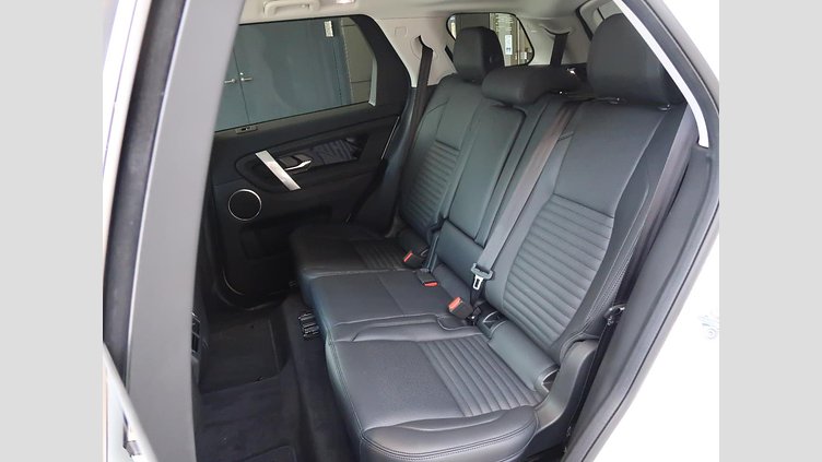 2024 認定中古車 Land Rover Discovery Sport フジホワイト D200マイルドハイブリッド（ディーゼル） 標準ホイール S