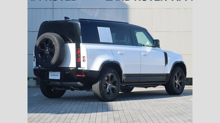 2025 認定中古車 Land Rover Defender 110 フジホワイト D350 ディーゼルマイルドハイブリッド X-Dynamic SE