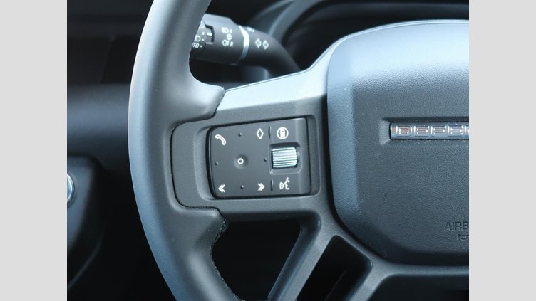 2025 認定中古車 Land Rover Defender 110 フジホワイト D350 ディーゼルマイルドハイブリッド X-Dynamic SE