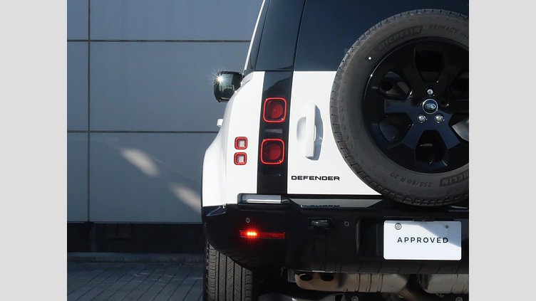 2025 認定中古車 Land Rover Defender 110 フジホワイト D350 ディーゼルマイルドハイブリッド X-Dynamic SE