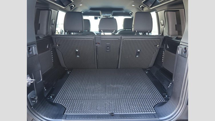 2025 認定中古車 Land Rover Defender 110 フジホワイト D350 ディーゼルマイルドハイブリッド X-Dynamic SE