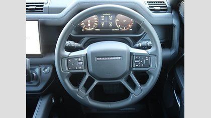 Defender 110 28