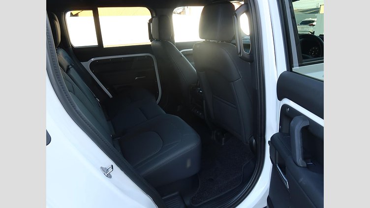 2025 認定中古車 Land Rover Defender 110 フジホワイト D350 ディーゼルマイルドハイブリッド X-Dynamic SE