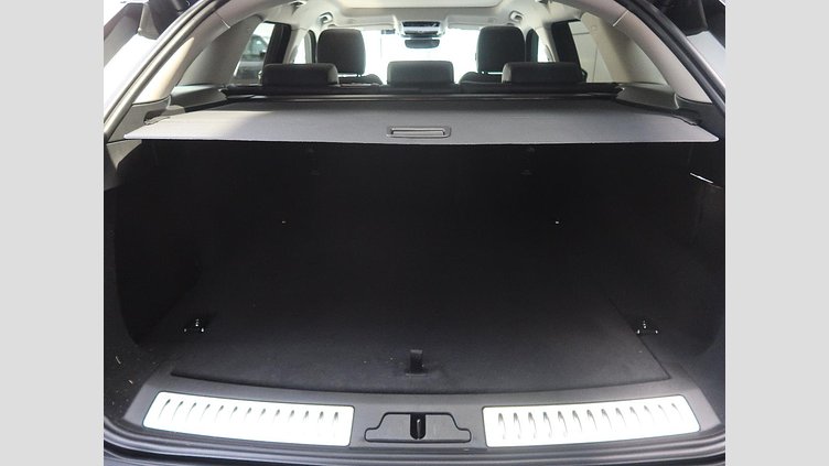 2024 認定中古車 Land Rover Range Rover Velar Fuji White 2.0 litre i4D​ ダイナミックSE