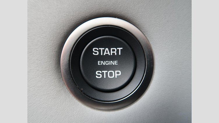 2024 認定中古車 Land Rover Range Rover Velar Fuji White 2.0 litre i4D​ ダイナミックSE