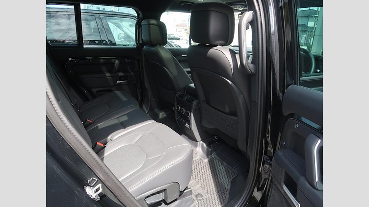 2025 認定中古車 Land Rover Defender 110 サントリーニブラック D350 ディーゼルマイルドハイブリッド X-Dynamic HSE
