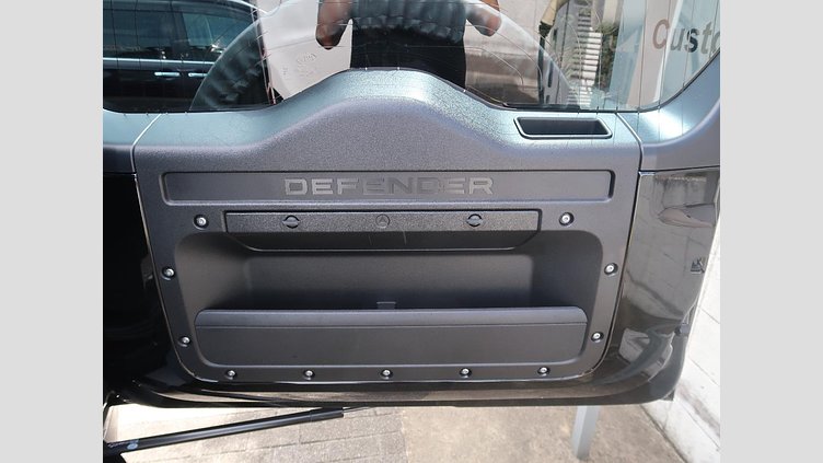 2025 認定中古車 Land Rover Defender 110 サントリーニブラック D350 ディーゼルマイルドハイブリッド X-Dynamic HSE