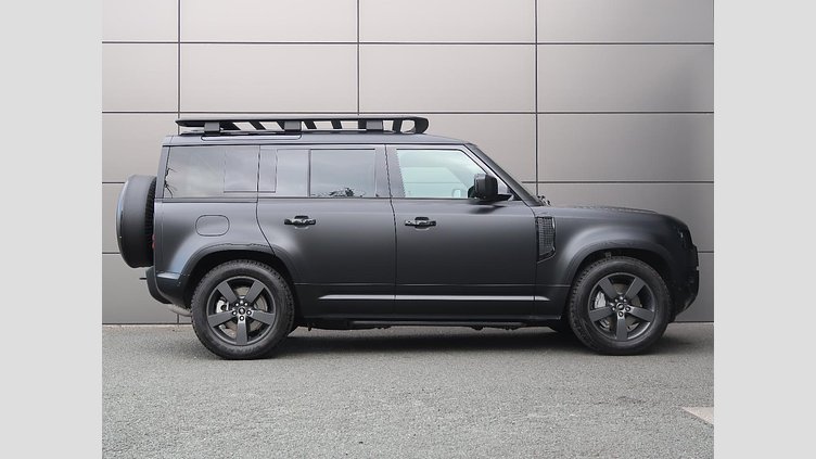 2025 認定中古車 Land Rover Defender 110 サントリーニブラック D350 ディーゼルマイルドハイブリッド X-Dynamic HSE