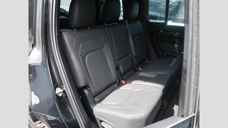 2025 認定中古車 Land Rover Defender 110 サントリーニブラック D350 ディーゼルマイルドハイブリッド X-Dynamic HSE