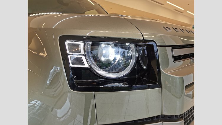 2025 認定中古車 Land Rover Defender 110 パンゲアグリーン D350 ディーゼルマイルドハイブリッド X-Dynamic SE