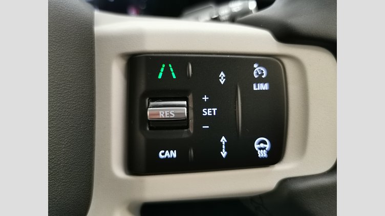 2025 認定中古車 Land Rover Defender 110 パンゲアグリーン D350 ディーゼルマイルドハイブリッド X-Dynamic SE