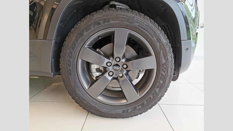 2024 認定中古車 Land Rover Defender 110 サントリーニブラック P300 AWD（AT） SE