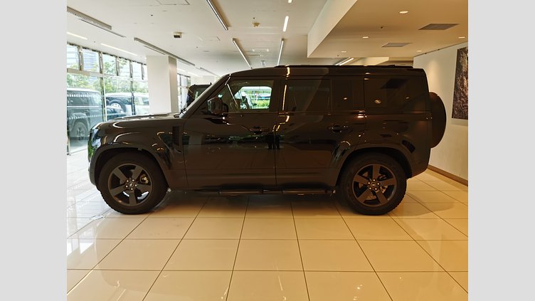 2024 認定中古車 Land Rover Defender 110 サントリーニブラック P300 AWD（AT） SE