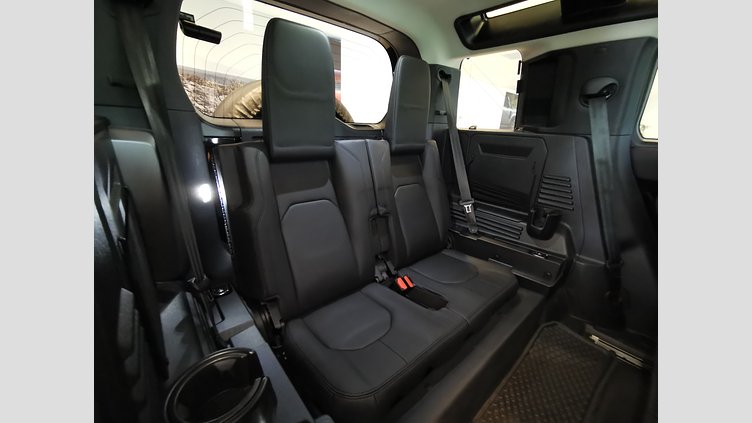 2024 認定中古車 Land Rover Defender 110 サントリーニブラック P300 AWD（AT） SE