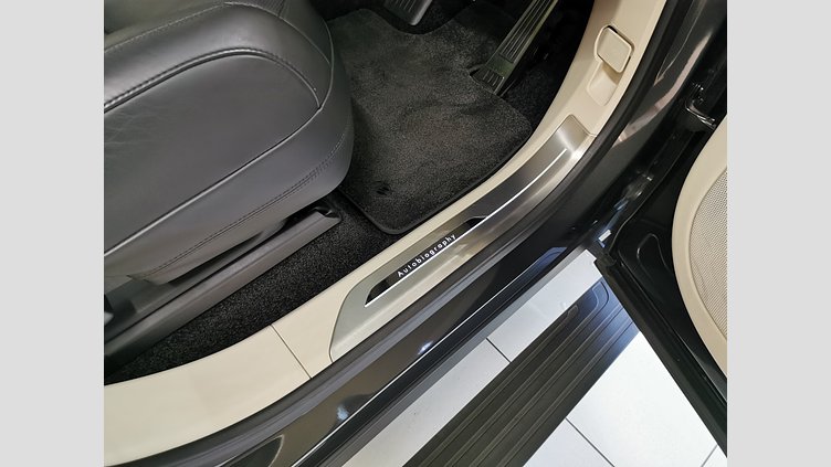 2023 認定中古車 Land Rover Range Rover カルパチアングレイ P530 AWD（AT） スタンダードホイールベース AUTOBIOGRAPHY