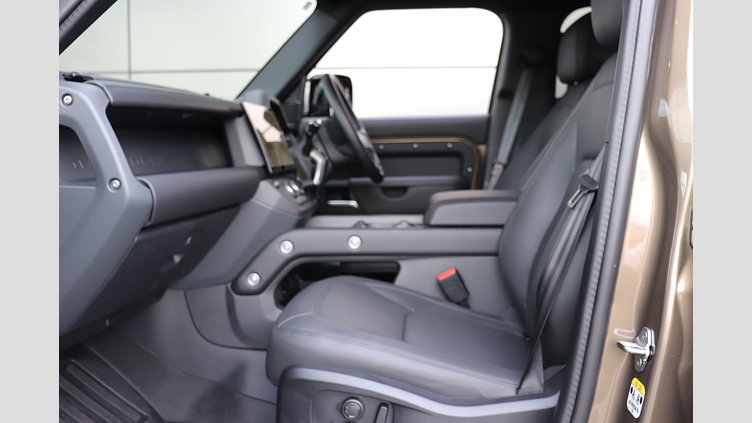 2025 認定中古車 Land Rover Defender 110 ゴンドワナストーン D350 ディーゼルマイルドハイブリッド X-Dynamic HSE