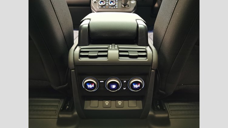2025 認定中古車 Land Rover Defender 110 サントリーニブラック D350 ディーゼルマイルドハイブリッド S