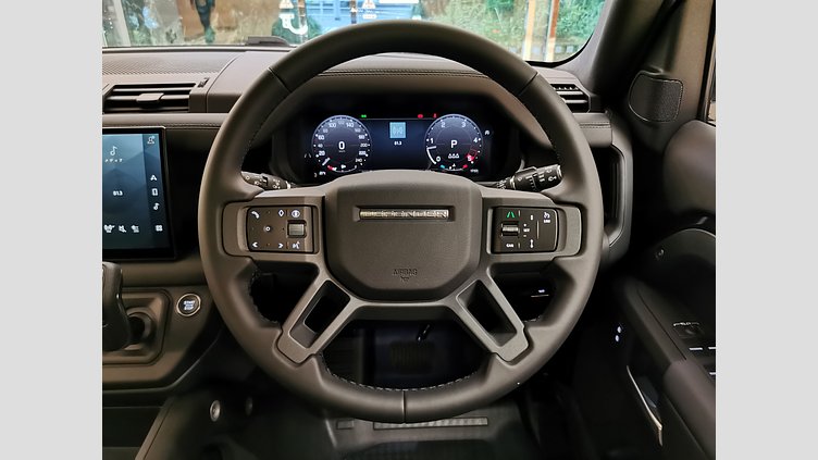 2025 認定中古車 Land Rover Defender 110 サントリーニブラック D350 ディーゼルマイルドハイブリッド S