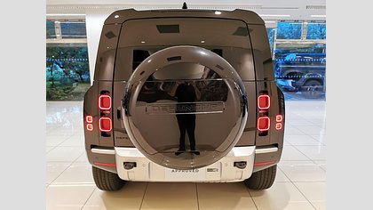 Defender 110 6