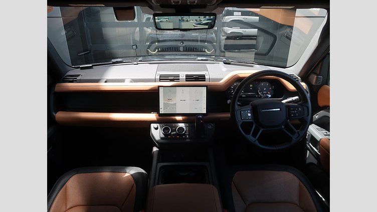 2024 認定中古車 Land Rover Defender 110 サントリーニブラック D300 AWD（AT） X-DYNAMIC HSE