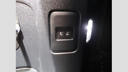 Defender 110 76