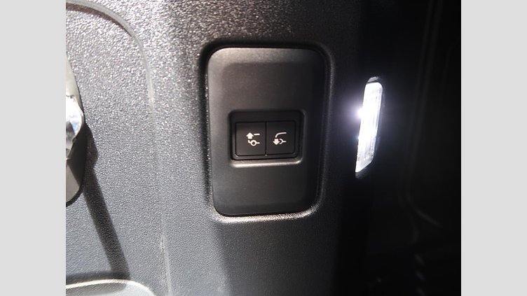 2024 認定中古車 Land Rover Defender 110 サントリーニブラック D300 AWD（AT） X-DYNAMIC HSE