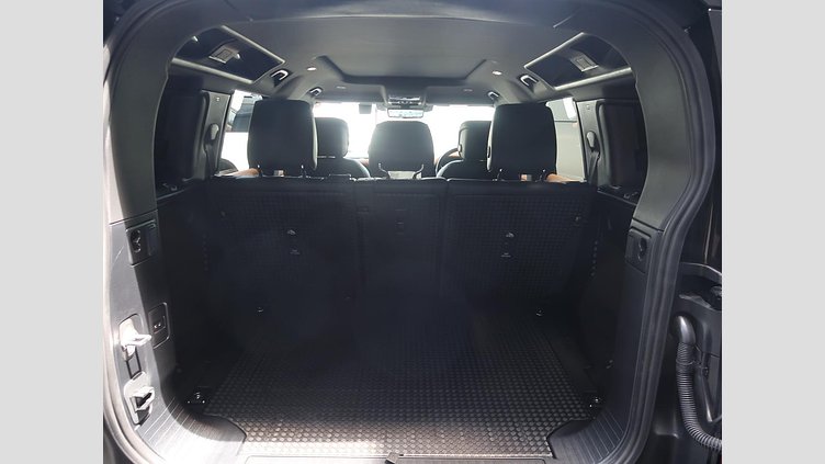 2024 認定中古車 Land Rover Defender 110 サントリーニブラック D300 AWD（AT） X-DYNAMIC HSE