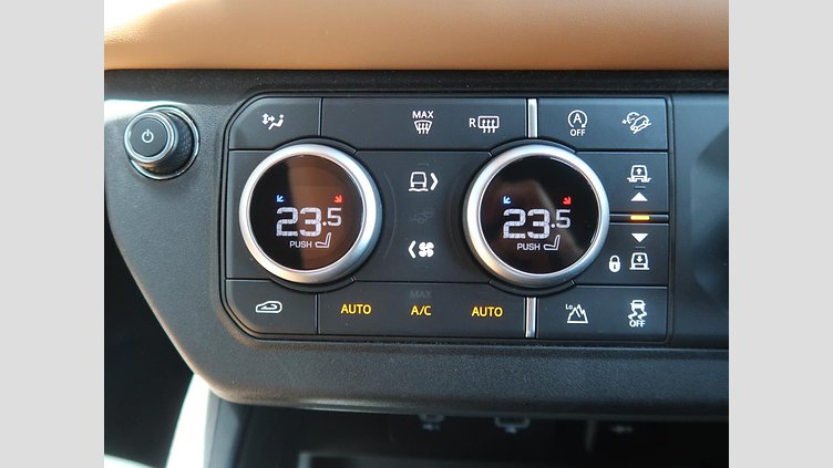 2024 認定中古車 Land Rover Defender 110 サントリーニブラック D300 AWD（AT） X-DYNAMIC HSE