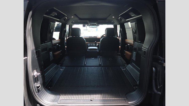 2024 認定中古車 Land Rover Defender 110 サントリーニブラック D300 AWD（AT） X-DYNAMIC HSE