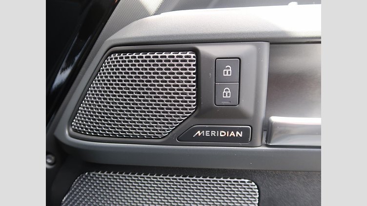 2024 認定中古車 Land Rover Defender 110 サントリーニブラック D300 AWD（AT） X-DYNAMIC HSE