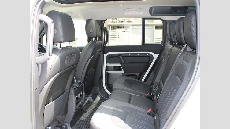 2020 認定中古車 Land Rover Defender 110 フジホワイト P300 AWD（AT） SE