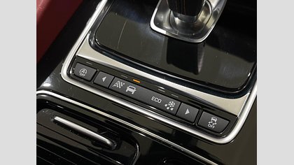 F-Pace 21